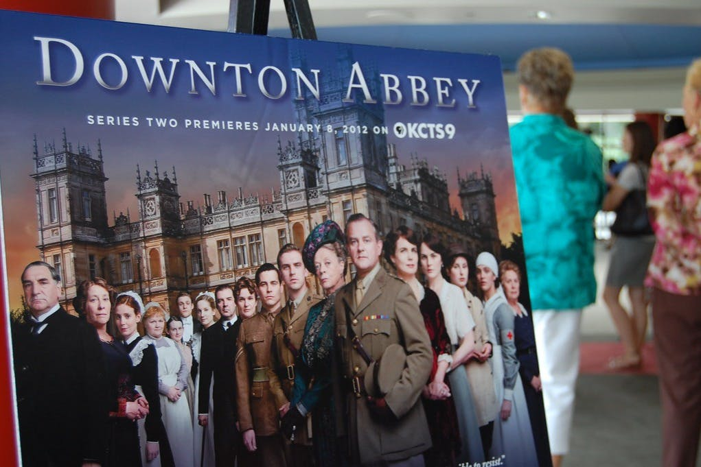 From London: Downton Abbey Tour and Walking Tour of Oxford