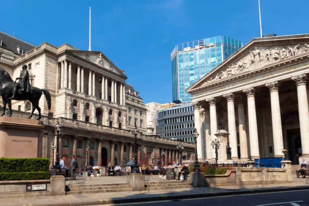 London: 30+ Iconic Sights Guided Walking Tour