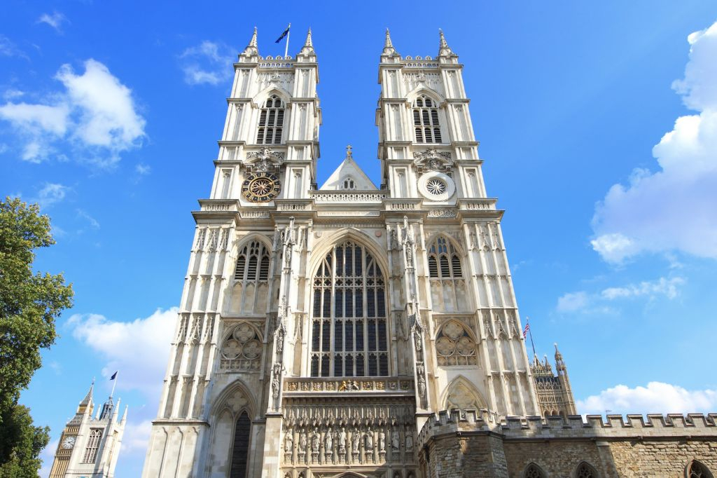 London: 30+ Iconic Sights Guided Walking Tour