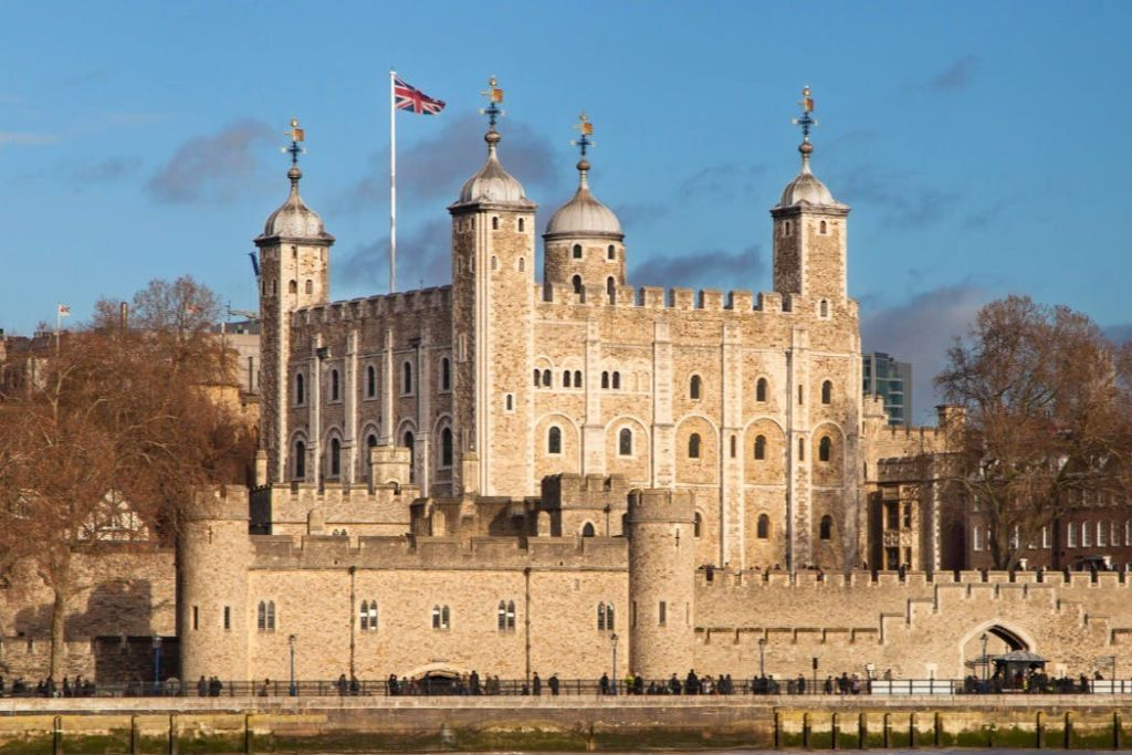 London: 30+ Iconic Sights Guided Walking Tour