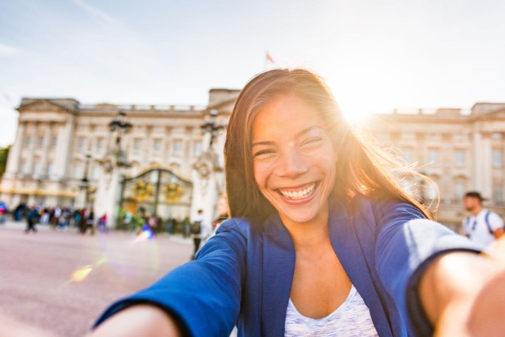 London: 30+ Iconic Sights Guided Walking Tour