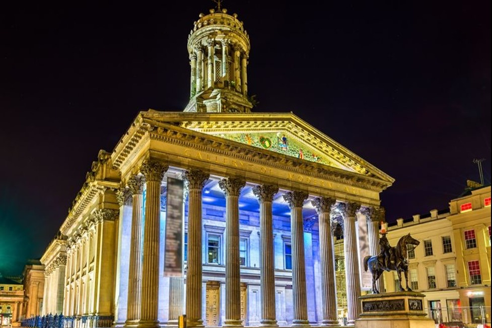 Romantic Glasgow City Exploration Game