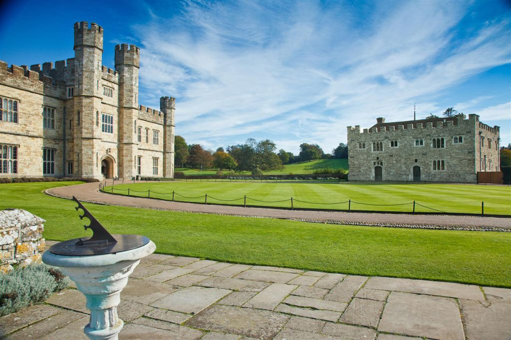 Leeds Castle, Canterbury Cathedral & Dover: Day Trip from London