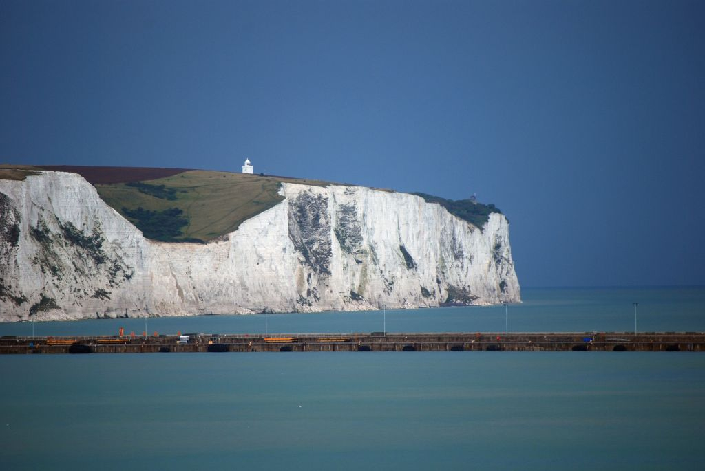 Leeds Castle, Canterbury Cathedral & Dover: Day Trip from London