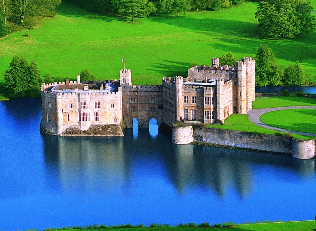 Leeds Castle, Canterbury Cathedral & Dover: Day Trip from London