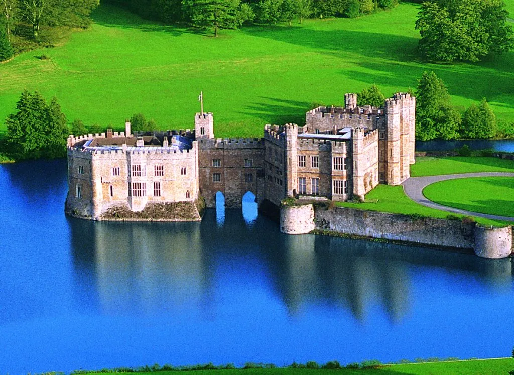 Leeds Castle, Canterbury Cathedral & Dover: Day Trip from London