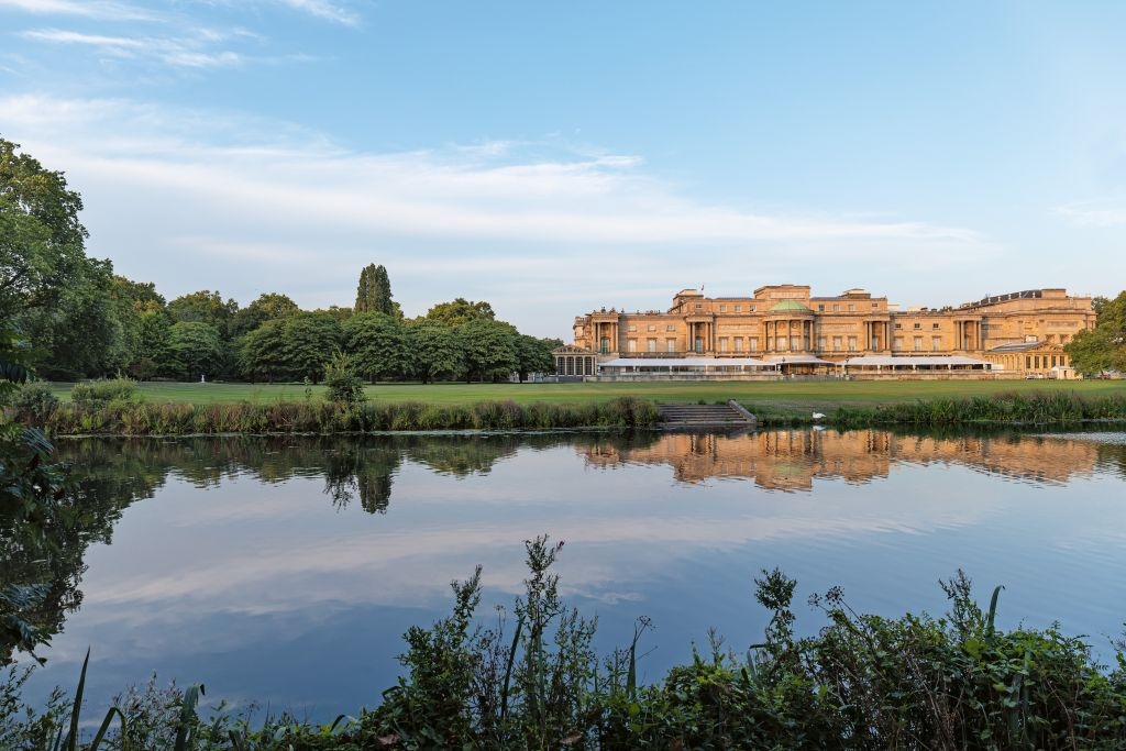 Buckingham Palace & Windsor Castle Tour