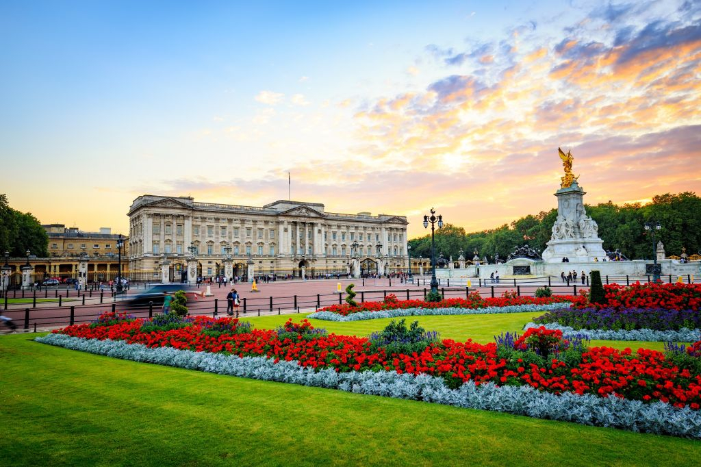 Buckingham Palace & Windsor Castle Tour