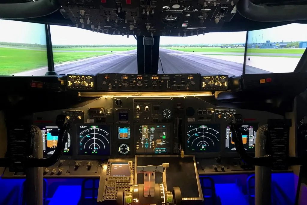 Boeing 737-800 Flight Simulator Experience