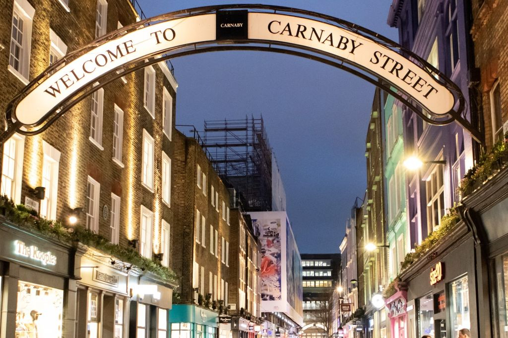 London: Rock'n'Roll City Exploration Game