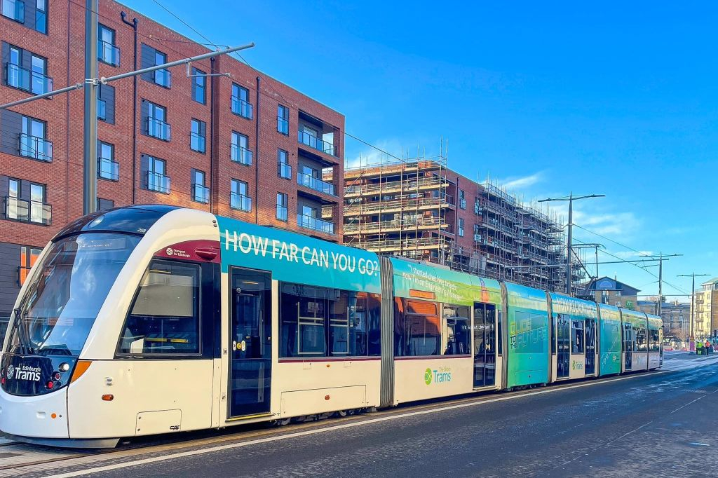 Edinburgh: Tram To/From Edinburgh Airport and St. Andrew Square