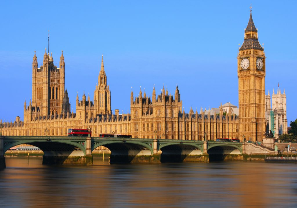 London: Guided Tour + Afternoon Tea at The Rubens at The Palace