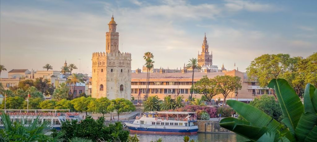 Guided Tour in Seville: Traditions and Legends