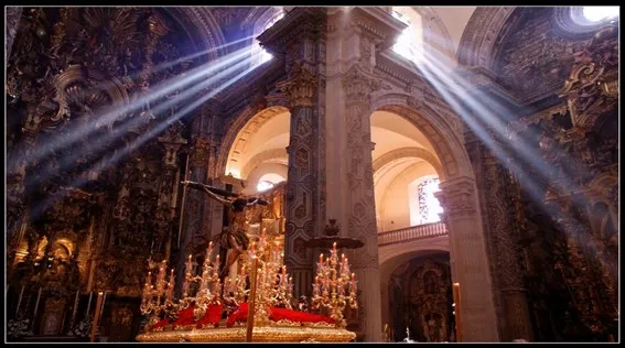 Guided Tour of Seville during Holy Week 