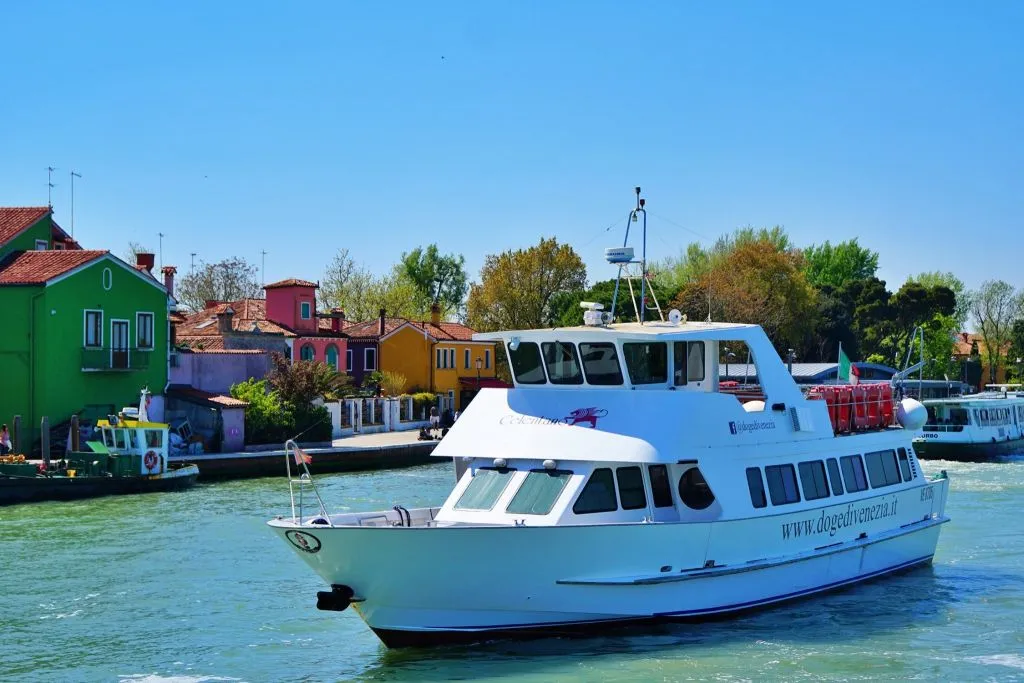 Venice: Murano and Burano Boat Tour