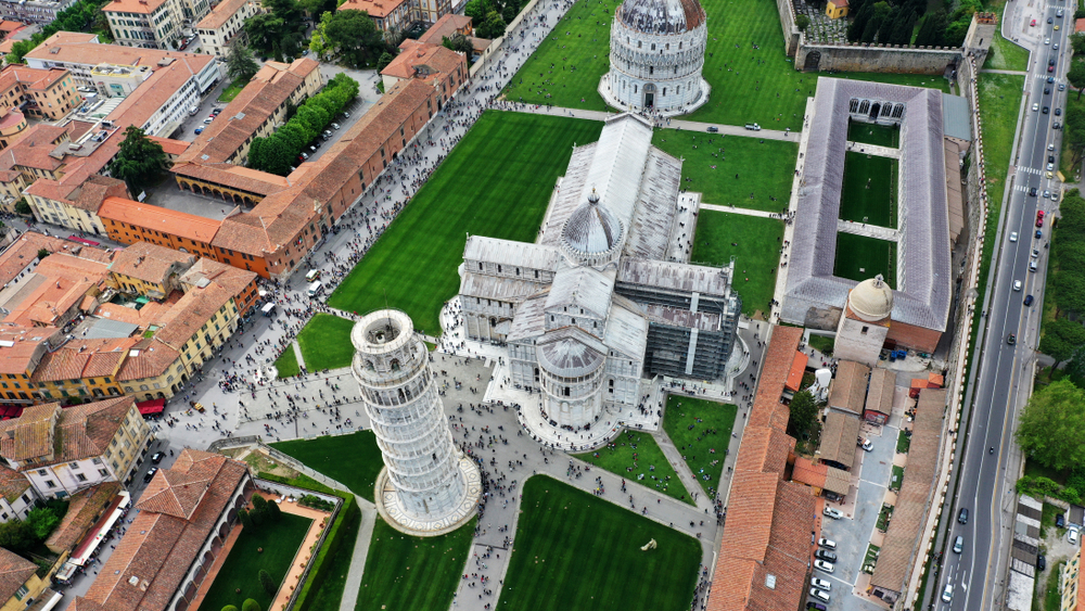 Battistero, cimitero e cattedrale: Ingresso riservato