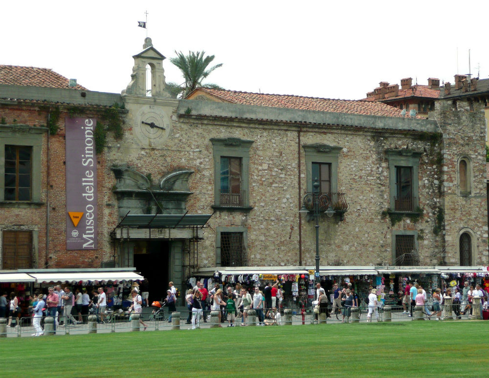Battistero, cimitero e cattedrale: Ingresso riservato