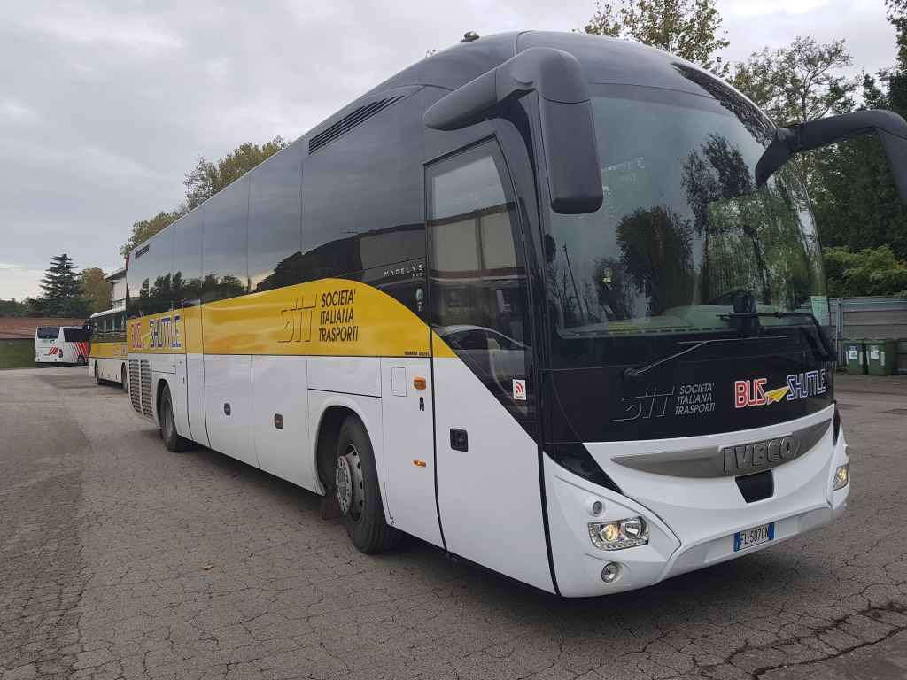Milan: Malpensa Airport Shuttle Bus from/to Train Station