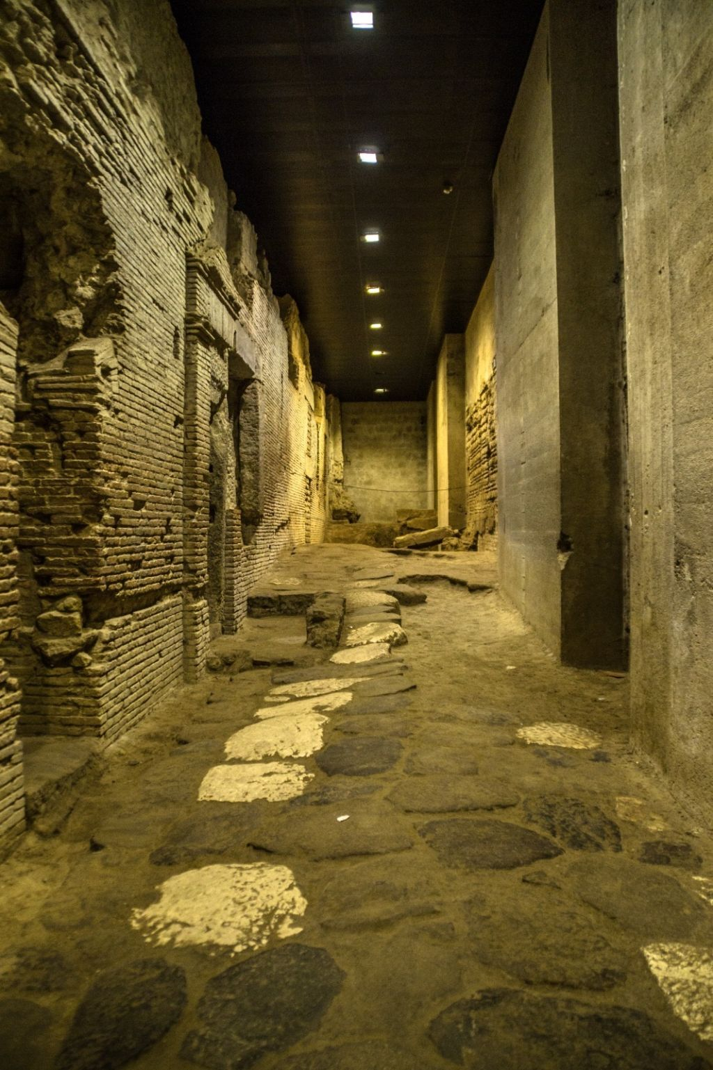 Complex of San Lorenzo Maggiore: Reserved Entrance to La Neapolis Sotterrata