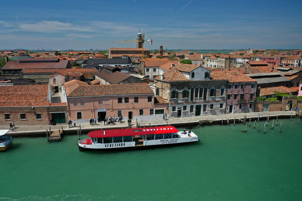 Venice: Hop-On Hop-Off Boat + Murano, Burano & Torcello