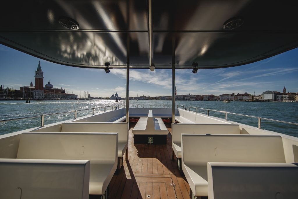 Venice: Hop-On Hop-Off Boat + Murano, Burano & Torcello