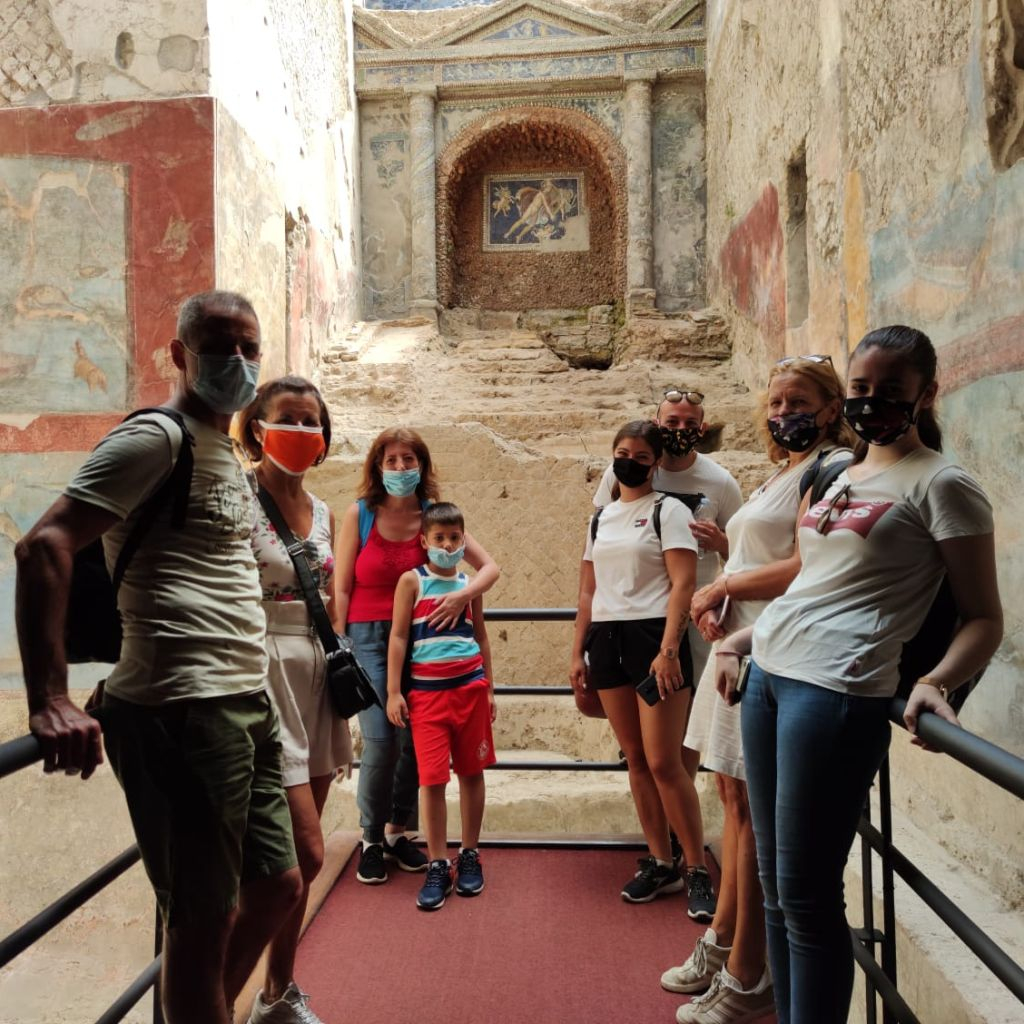 Pompeii & Vesuvius: Guided Tour with Roundtrip from Naples