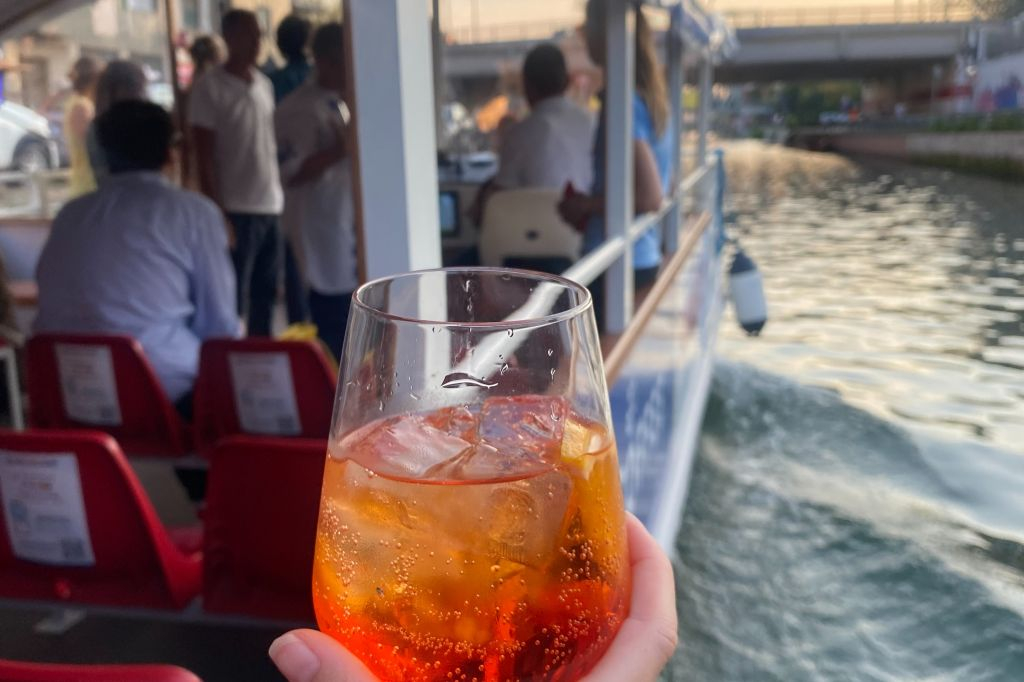 Aperitivo in barca sui Navigli
