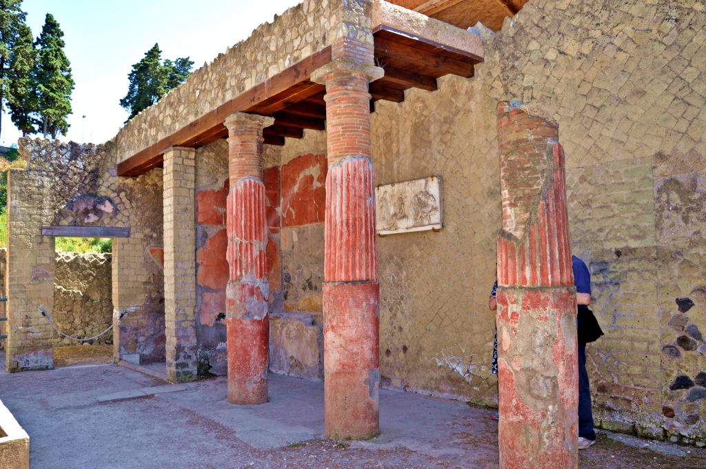 Herculaneum: Skip The Line Guided Tour With Archaeologist