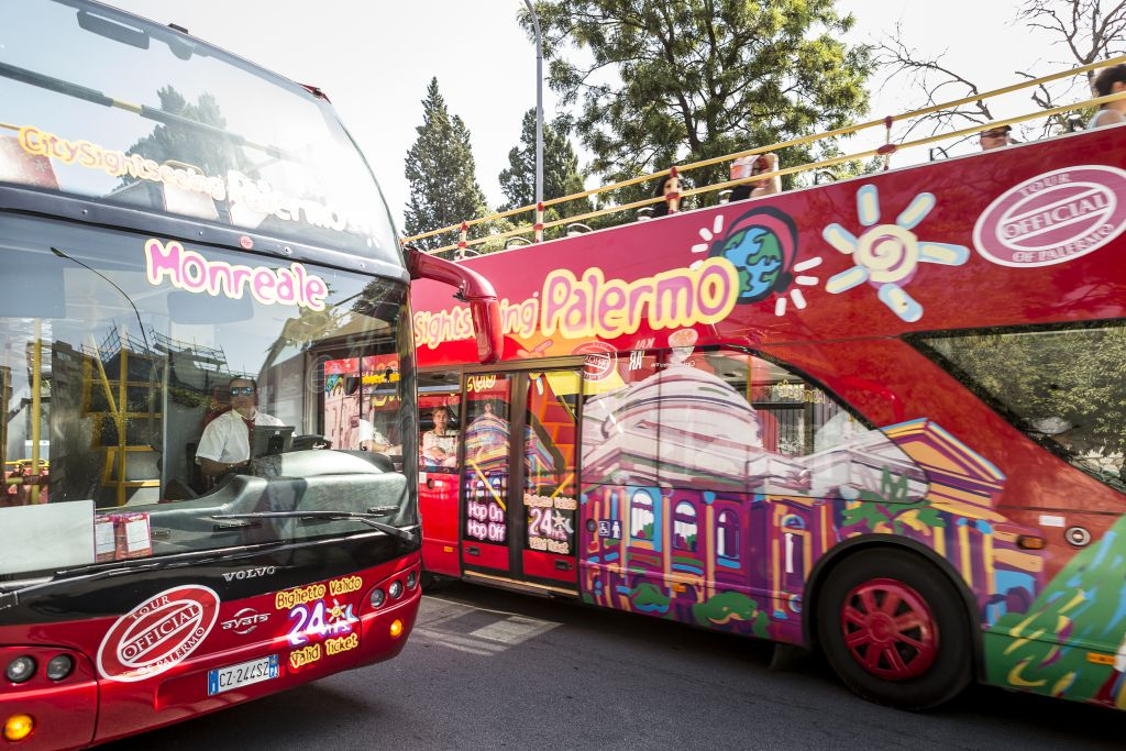 Autocarro hop-on hop-off em Palermo