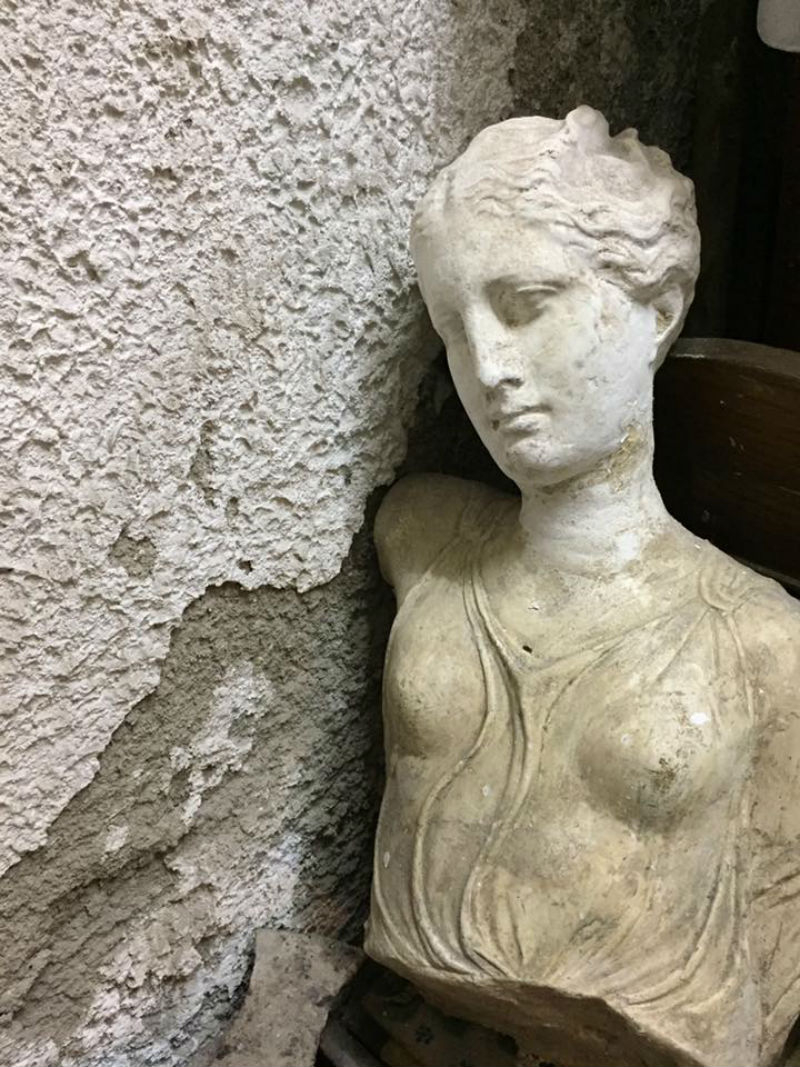 Naples: Spanish Quarters Underground Guided Tour
