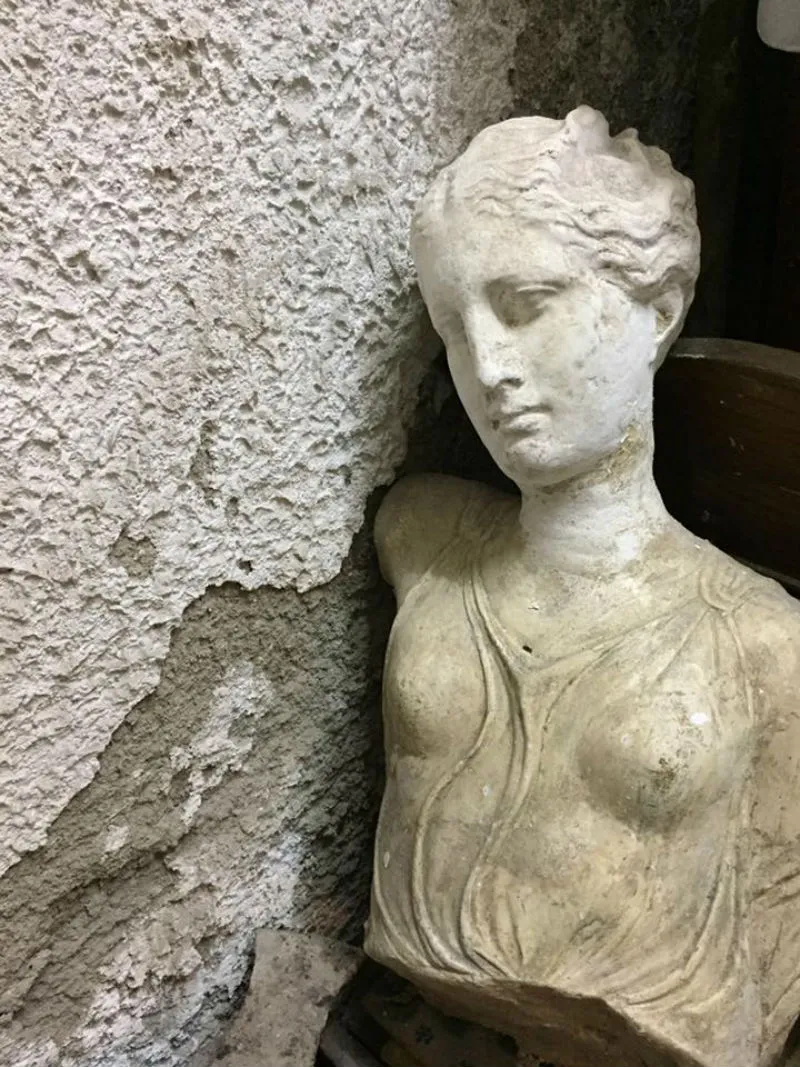 Naples: Spanish Quarters Underground Guided Tour
