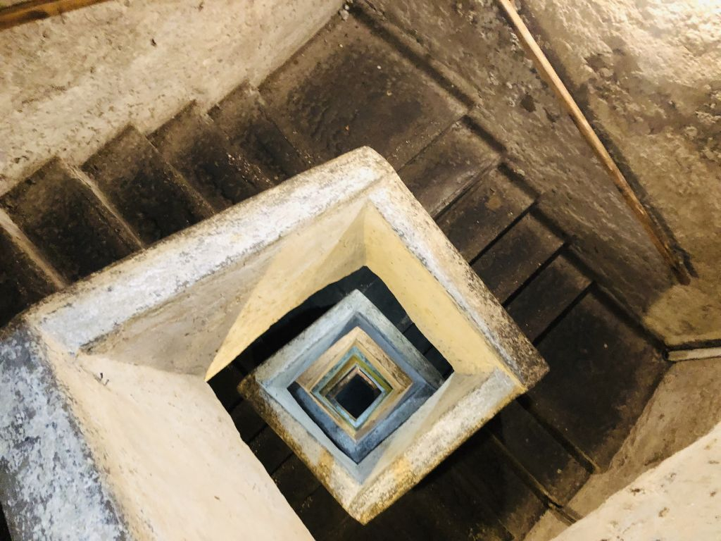 Naples: Spanish Quarters Underground Guided Tour