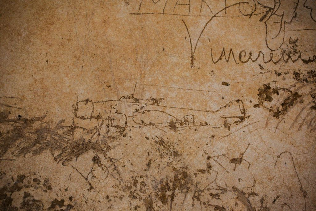 Naples: Spanish Quarters Underground Guided Tour