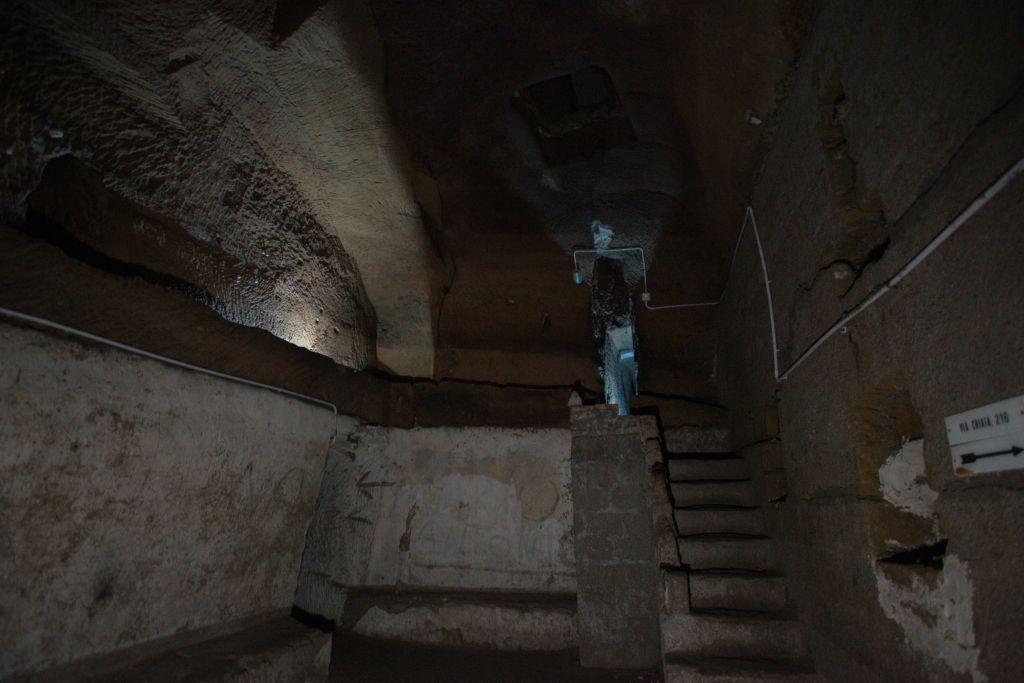 Naples: Spanish Quarters Underground Guided Tour