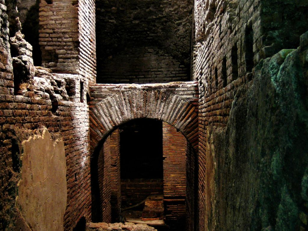 Trevi Fountain Rome: Underground Domus Guided Tour