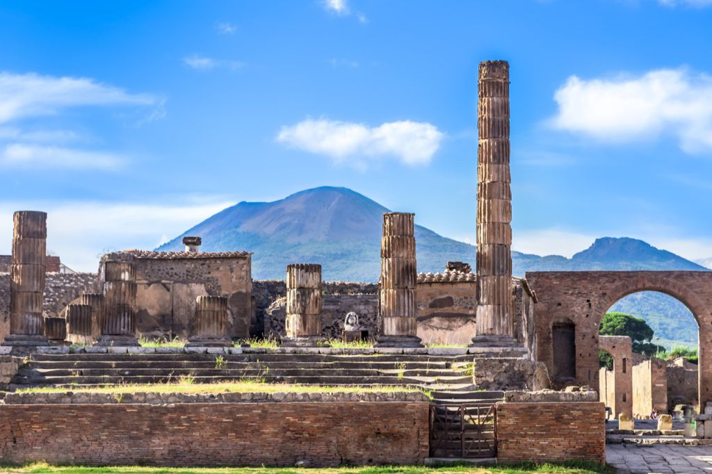 Vesuvius & Pompei: Skip The Line Ticket + Audioguide + Roundtrip From Naples
