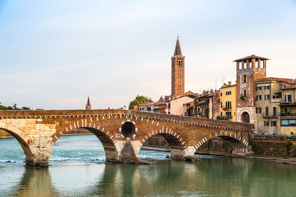 Autocarro hop-on hop-off em Verona