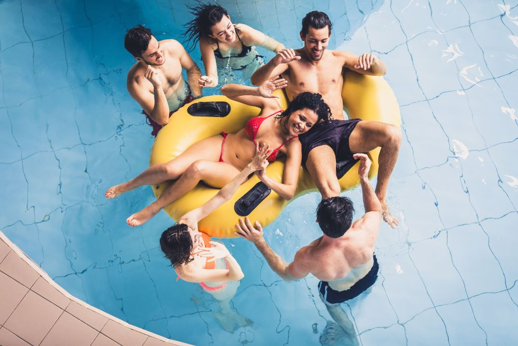 Acquaworld: Parque acuático interior y exterior