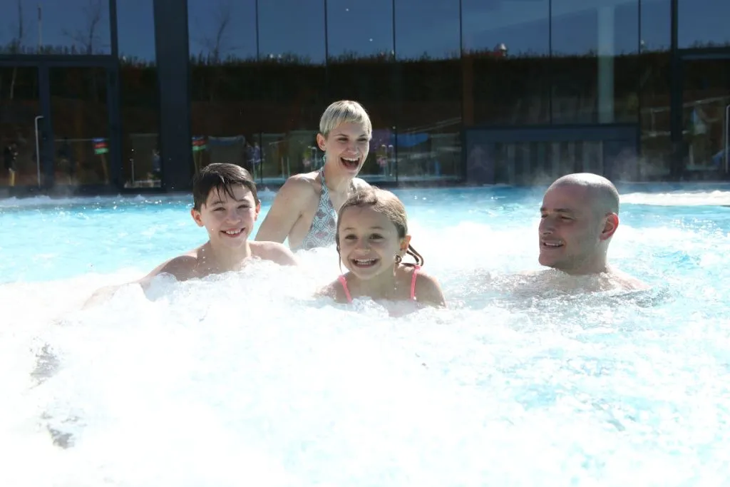 Acquaworld: Parco acquatico al coperto e all'aperto