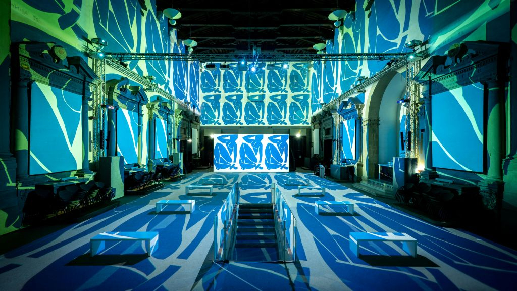 Cathedral of the Image: Inside Van Gogh Exhibition