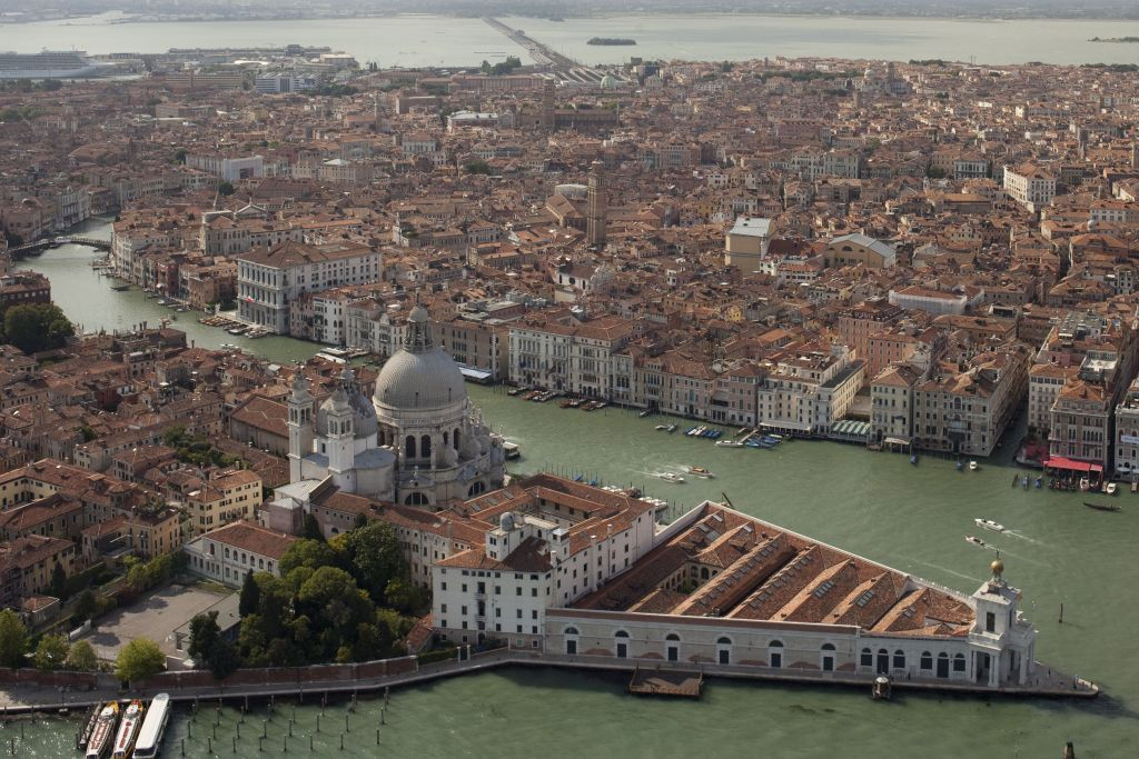 Palacio Grassi y Punta Della Dogana