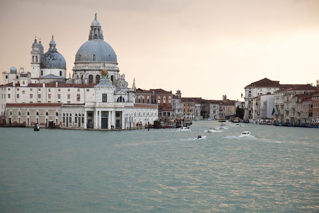 Palacio Grassi y Punta Della Dogana