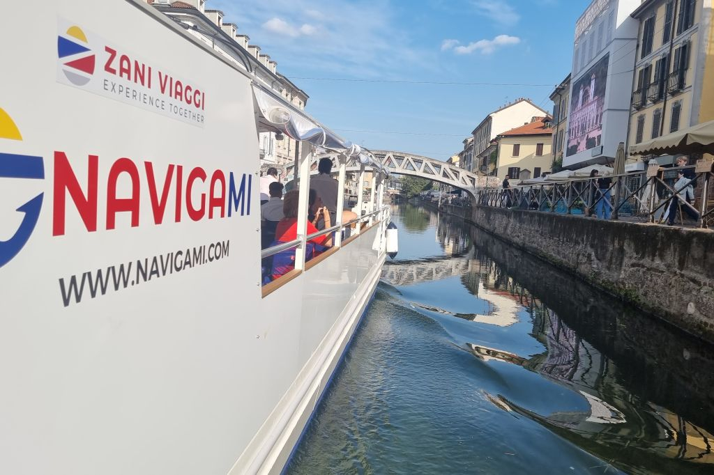 Milano: Tour in barca dei Navigli e della Darsena