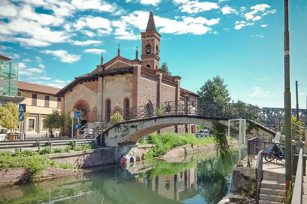 Milano: Tour in barca dei Navigli e della Darsena