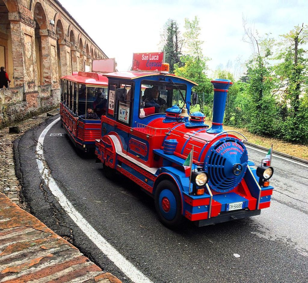 Bologna Open Bus e San Luca Express: Biglietto combinato con degustazione