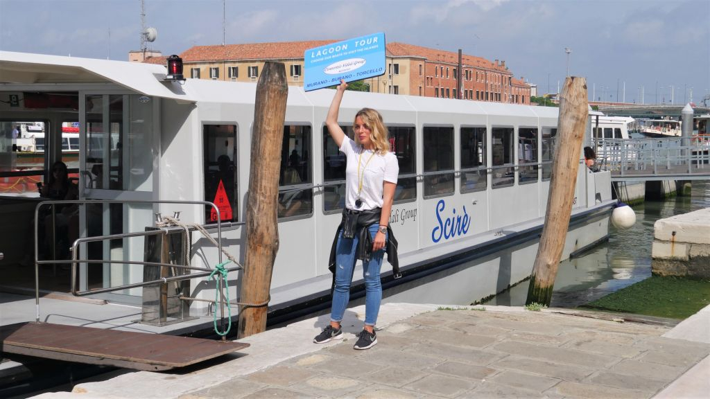 Murano, Burano and Torcello: Afternoon Boat Tour from Train station