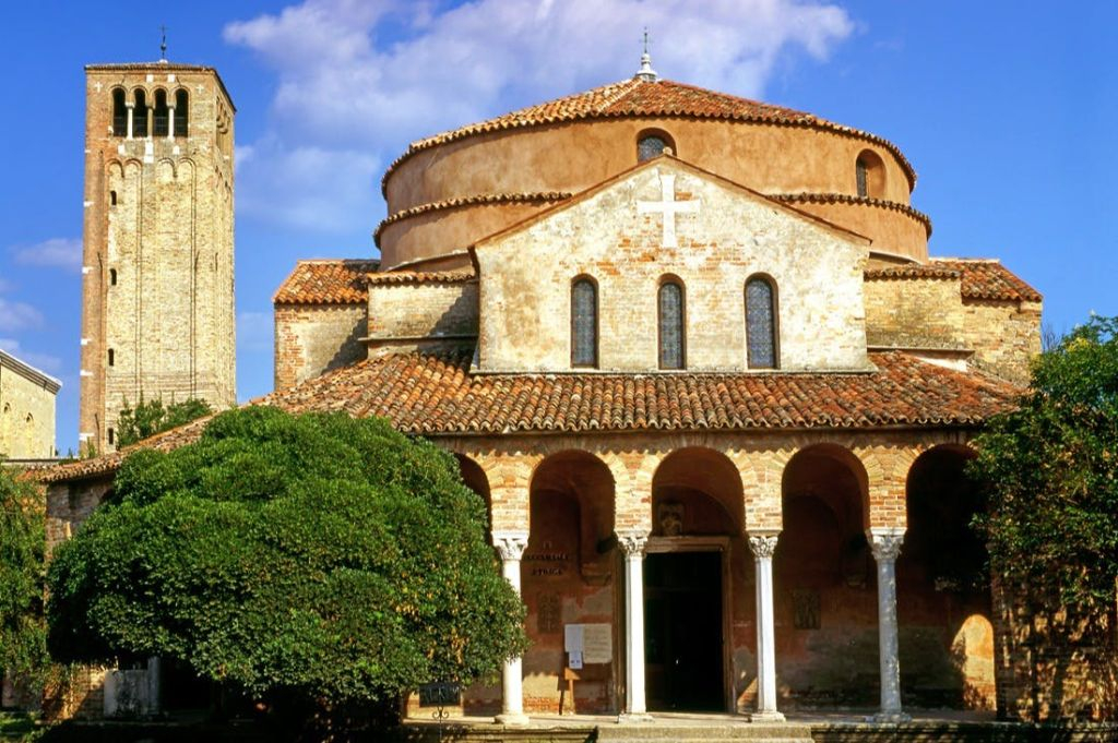 Murano, Burano and Torcello: Afternoon Boat Tour from Train station