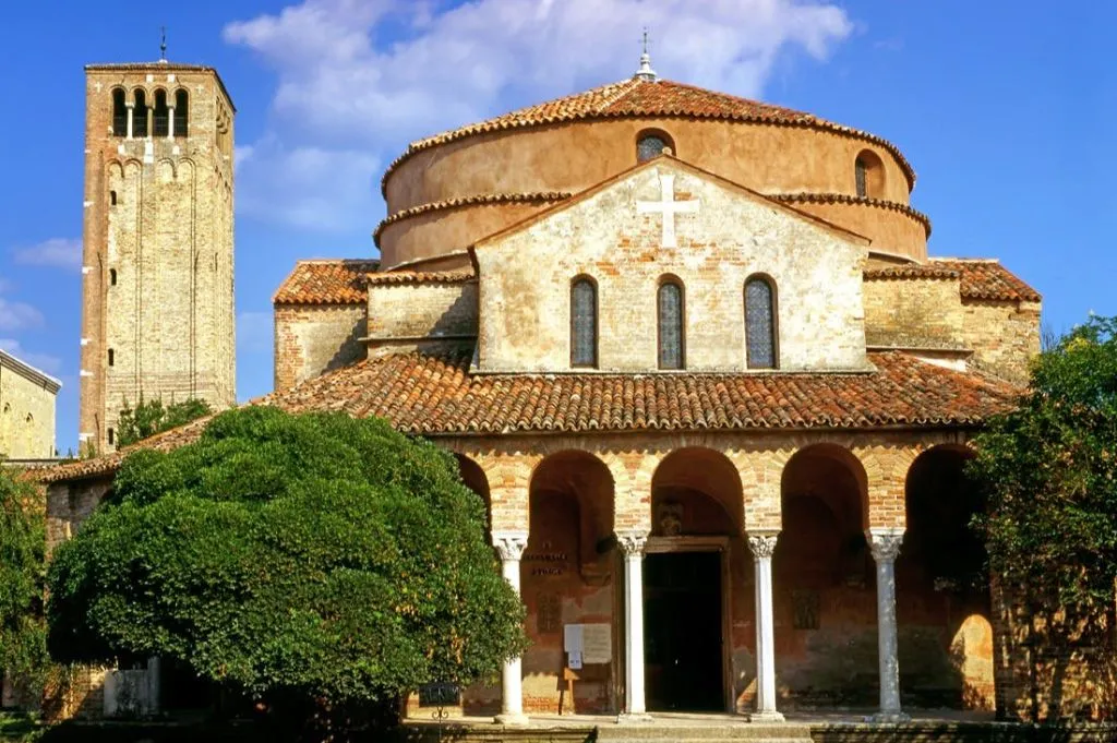 Murano, Burano and Torcello: Afternoon Boat Tour from Train station