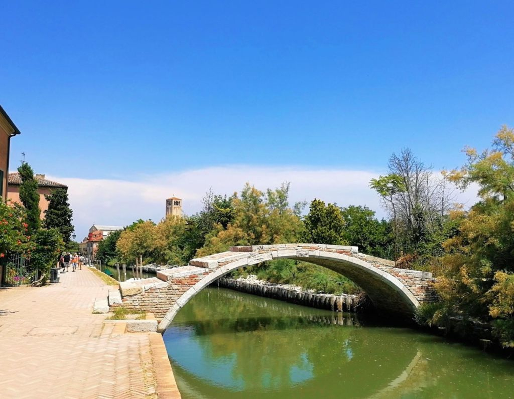 Murano, Burano and Torcello: Afternoon Boat Tour from Train station