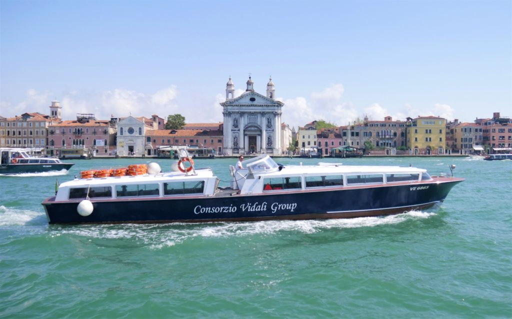 Murano, Burano and Torcello: Afternoon Boat Tour from Train station